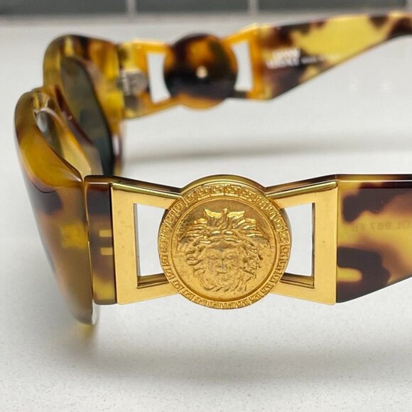 GIANNI VERSACE Vintage 1996 Light Brown Tortoise Frame Sunglasses Gold Medusa MO main image 5